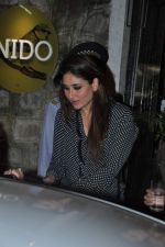 Kareena Kapoor snapped outside Nido in Mumbai on 7th Sept 2013 (5).JPG